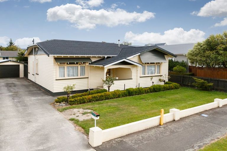 Photo of property in 51 Dahlia Street, Palmerston North, 4410