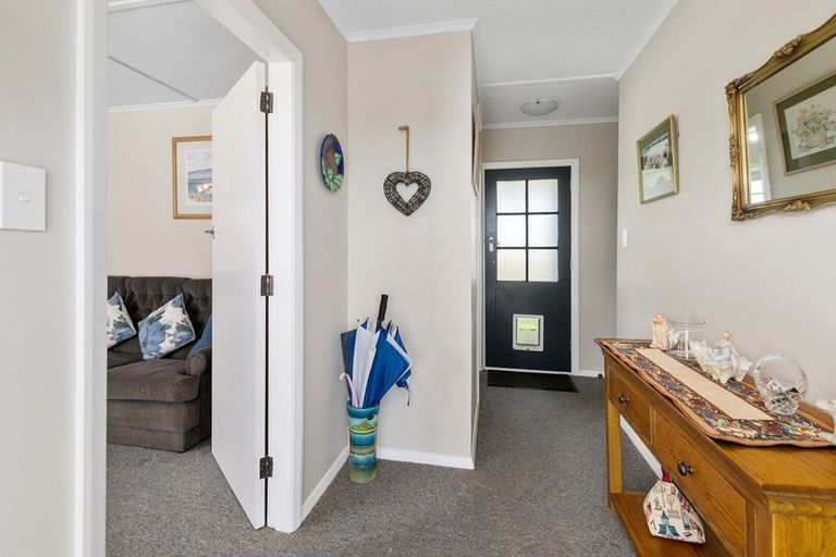 Photo of property in 18 Kirk Street, Otaki, 5512