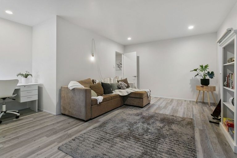 Photo of property in 1/25 Nigel Road, Browns Bay, Auckland, 0630