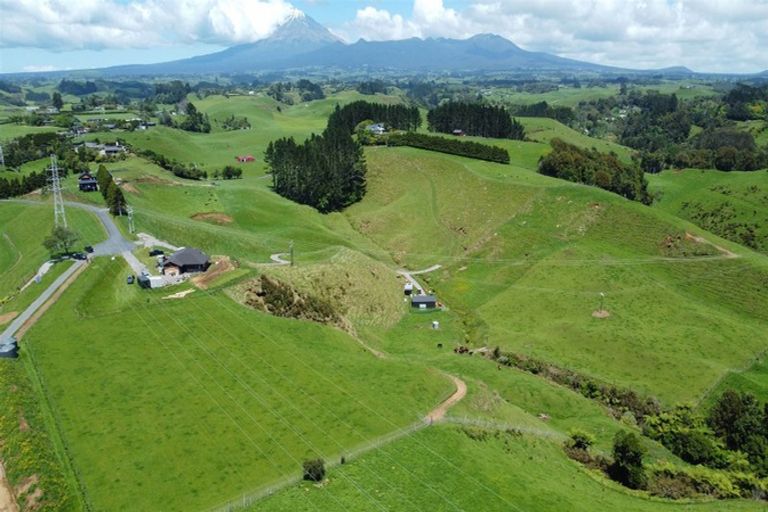 Photo of property in 590 Mangorei Road, Mangorei, New Plymouth, 4371