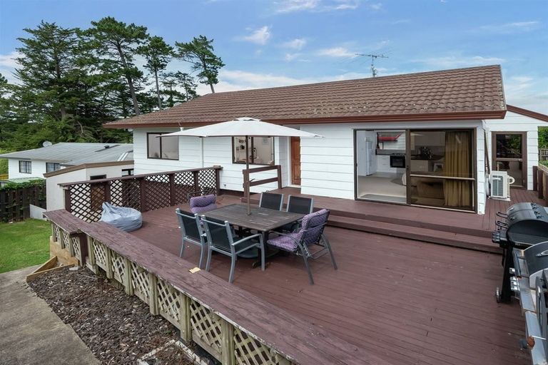 Photo of property in 1/15 Coubray Place, Botany Downs, Auckland, 2010