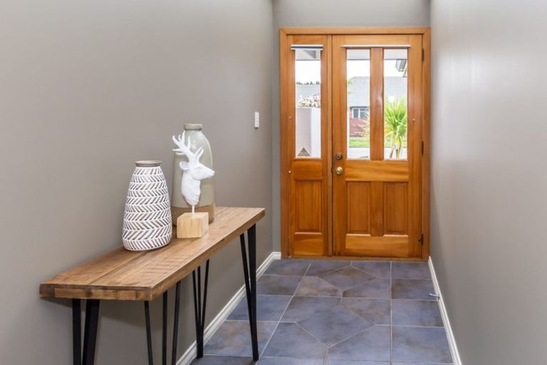 Photo of property in 4 Forest Drive, Parklands, Christchurch, 8083