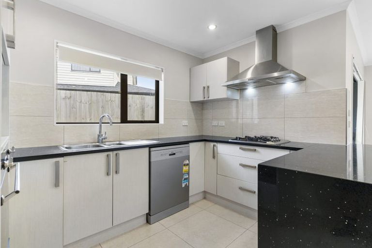 Photo of property in 88 Keri Vista Rise, Papakura, 2110