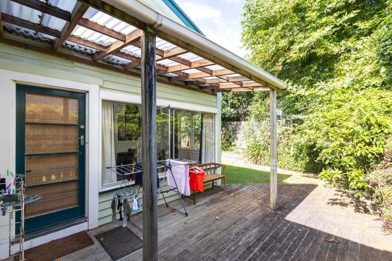 Photo of property in 6 Calvert Road, Moturoa, New Plymouth, 4310