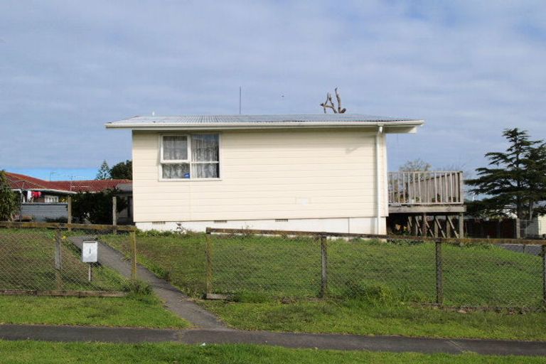 Photo of property in 8 Cramond Drive, Mangere East, Auckland, 2024
