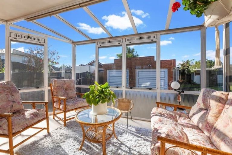 Photo of property in 45 Buckingham Crescent, Manukau, Auckland, 2025