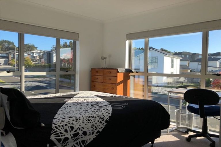Photo of property in 2 Vincent Mcgrath Crescent, Swanson, Auckland, 0614
