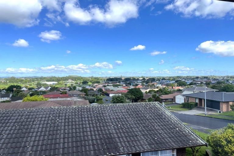 Photo of property in 86 Dalwhinnie Parade, Highland Park, Auckland, 2010