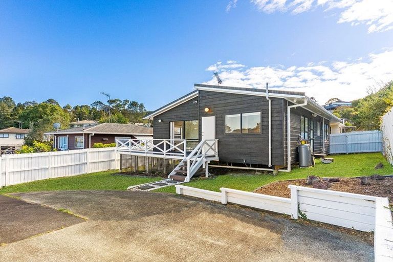Photo of property in 2/135 Spinella Drive, Bayview, Auckland, 0629