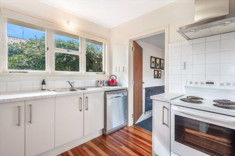 Photo of property in 5 Warwick Avenue, St Andrews, Hamilton, 3200