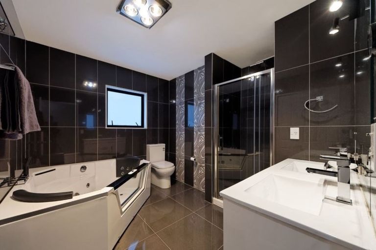 Photo of property in 14 Bradnor Meadows Drive, Swanson, Auckland, 0612