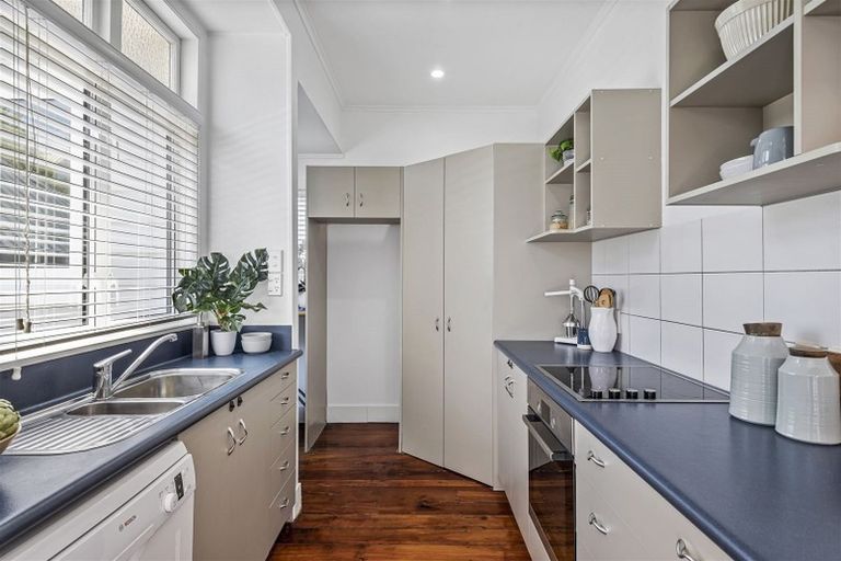 Photo of property in 1/35 Nile Road, Milford, Auckland, 0620