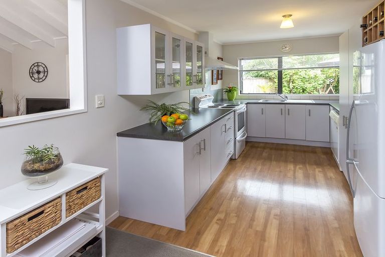 Photo of property in 2/28 De Quincey Terrace, Highland Park, Auckland, 2010