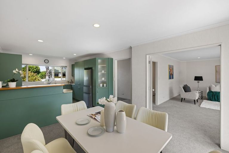 Photo of property in 12 Dan Tori Place, Orewa, 0931