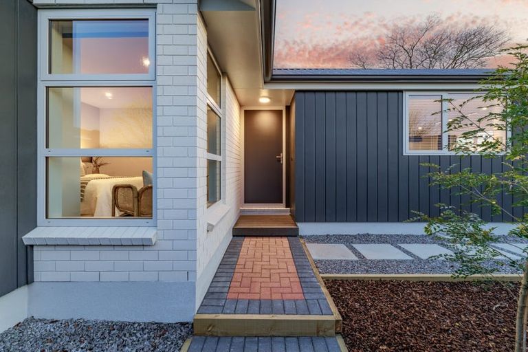 Photo of property in 8a Wychwood Crescent, Bishopdale, Christchurch, 8053