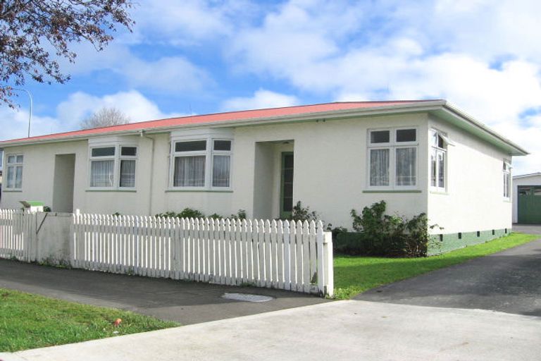 Photo of property in 1-3 Terrace Street, Roslyn, Palmerston North, 4414