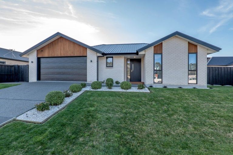 Photo of property in 21 Bob Reid Crescent, Darfield, 7510