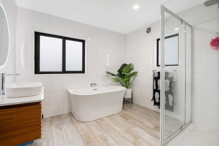 Photo of property in 43 Langton Road, Stanmore Bay, Whangaparaoa, 0932