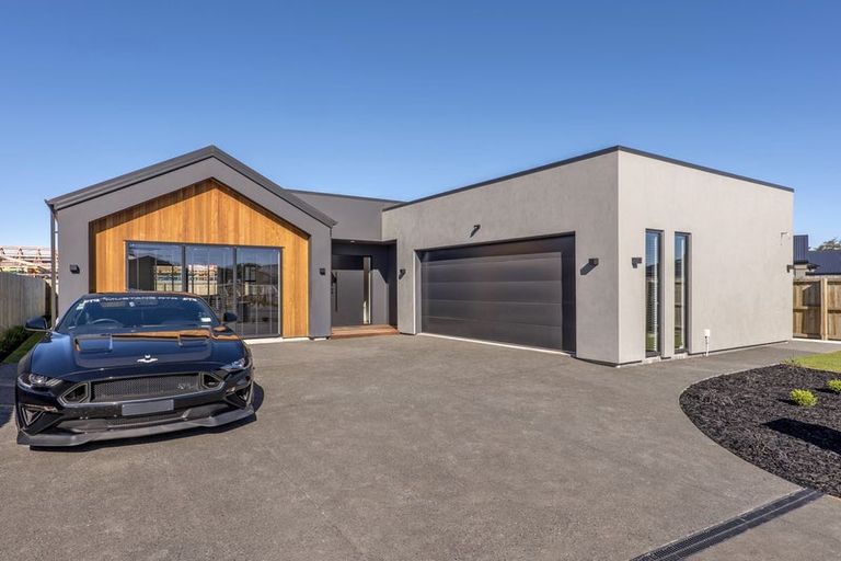 Photo of property in 3 Perks Drive, Halswell, Christchurch, 8025