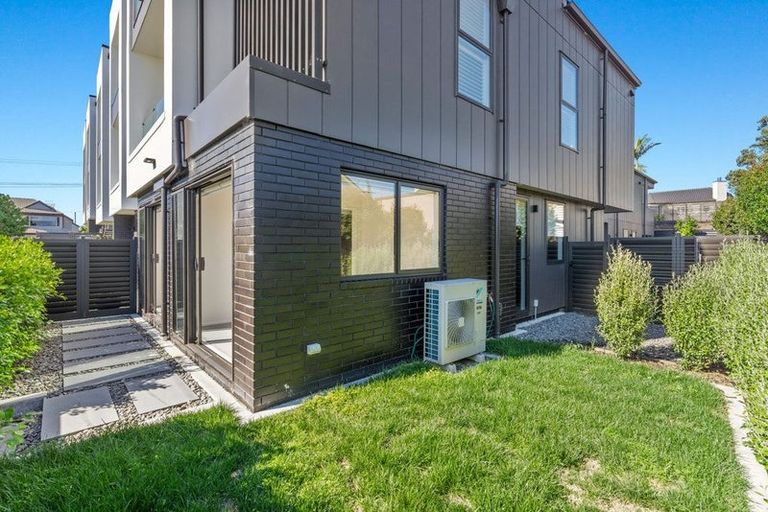 Photo of property in 23 Frater Avenue, Milford, Auckland, 0620