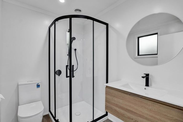 Photo of property in 115 Mangorei Road, Merrilands, New Plymouth, 4312