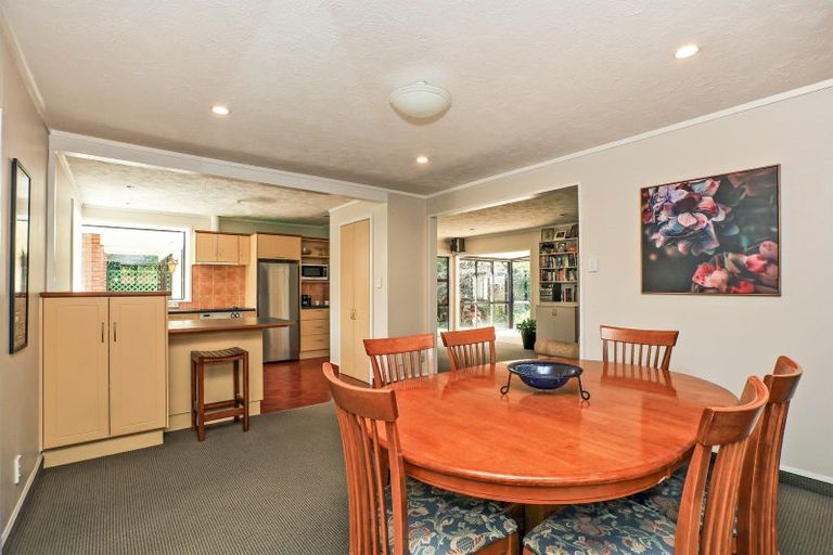 Photo of property in 9 Matthews Place, Taradale, Napier, 4112