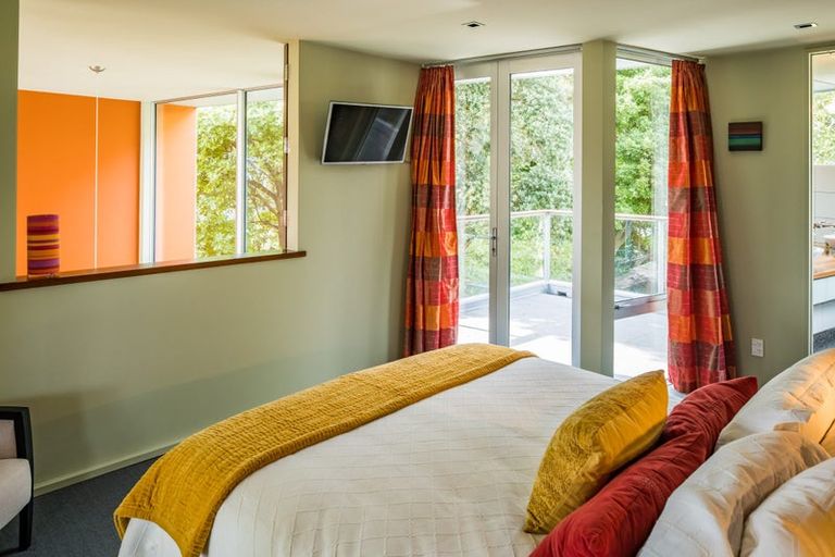 Photo of property in 22 Puriri Street, Eastbourne, Lower Hutt, 5013