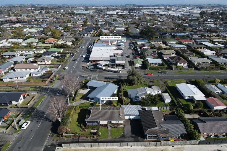 Photo of property in 39 Braid Road, St Andrews, Hamilton, 3200