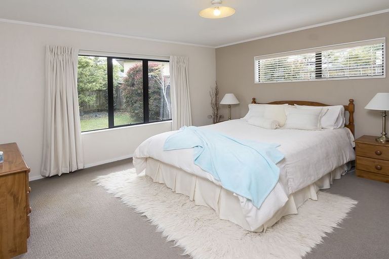 Photo of property in 2/28 De Quincey Terrace, Highland Park, Auckland, 2010