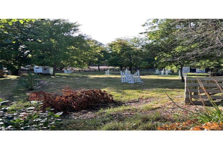 Photo of property in Long Cottage Gallery, 145 Iona Road, Havelock North, 4130