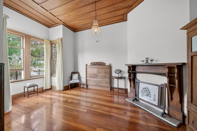 Photo of property in 93 Regent Street, Martinborough, 5711