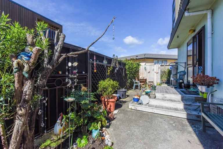 Photo of property in 2/69 Beach Road, Tahunanui, Nelson, 7011