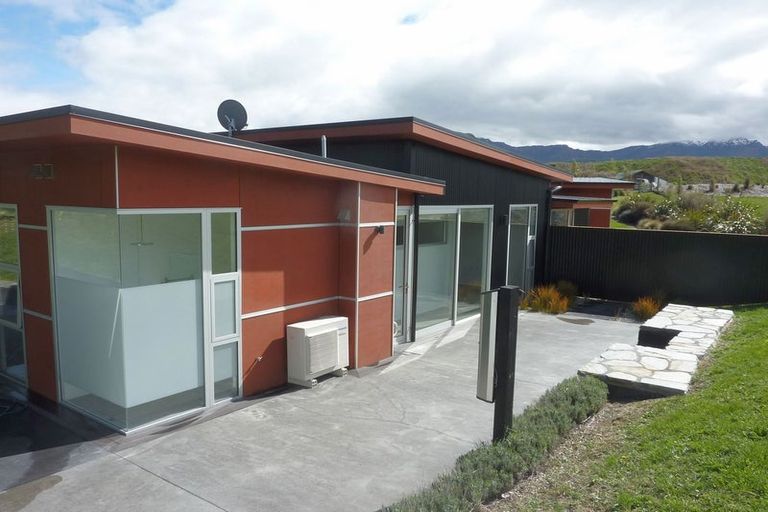 Photo of property in 7 Widgeon Place, Lake Hayes, Queenstown, 9304