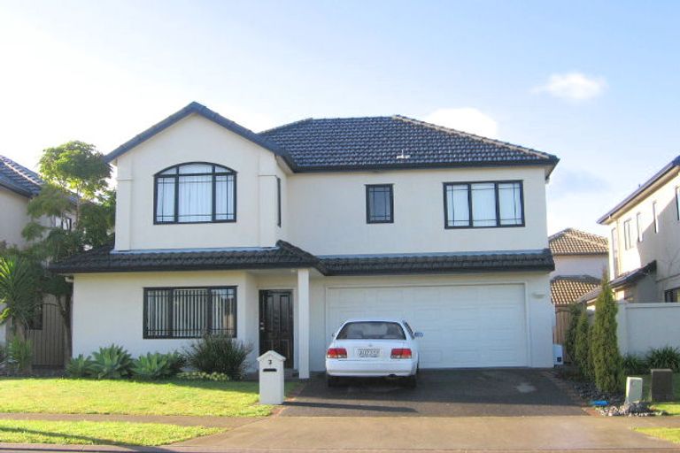 Photo of property in 3 Carousel Crescent, East Tamaki Heights, Auckland, 2016