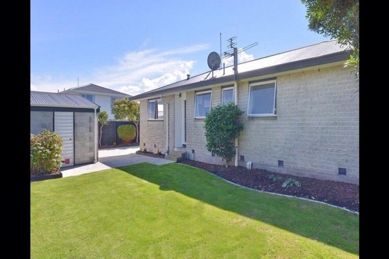 Photo of property in 1/17d Te Maru Place, Redwood, Christchurch, 8051
