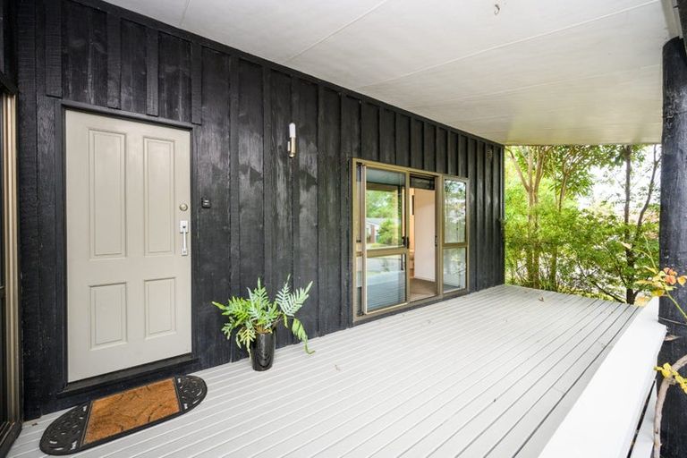 Photo of property in 3 Earl Place, Hokowhitu, Palmerston North, 4410