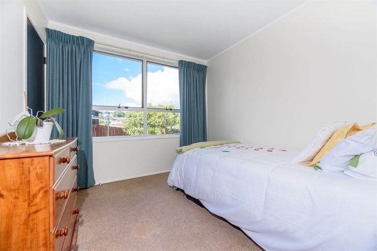 Photo of property in 1/14b Camrose Place, Glenfield, Auckland, 0629
