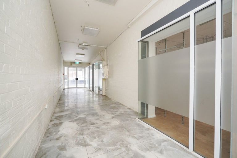 Photo of property in 24 Esk Street, Roslyn, Palmerston North, 4414