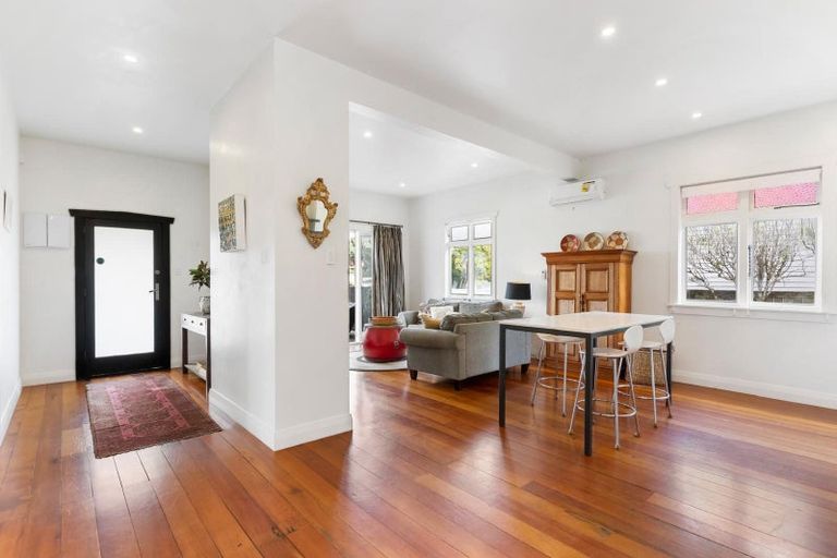 Photo of property in 12 Birkley Road, Bayswater, Auckland, 0622