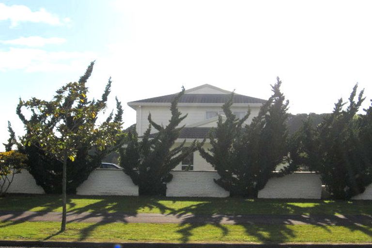 Photo of property in 72 Charles Prevost Drive, The Gardens, Auckland, 2105