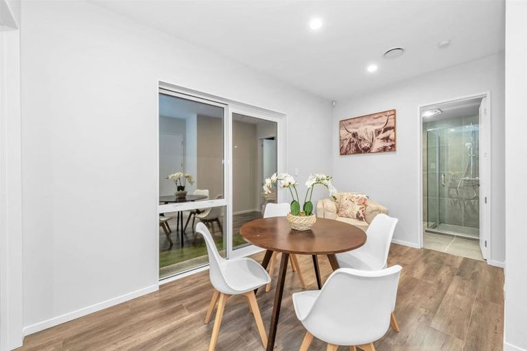 Photo of property in 15 Catalina Avenue, Rosehill, Papakura, 2113