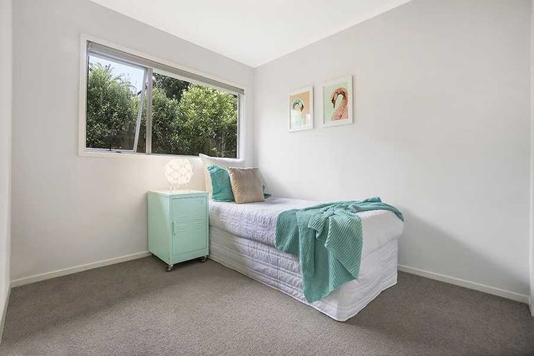 Photo of property in 1/17 Sandiacre Way, Browns Bay, Auckland, 0630