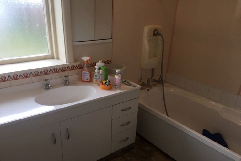 Photo of property in 12 Church Street, Oxford, 7430