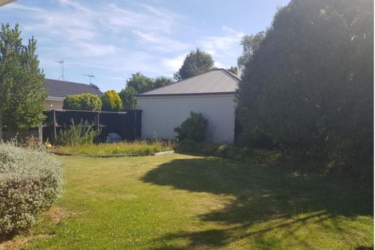 Photo of property in 219 Avonhead Road, Avonhead, Christchurch, 8042