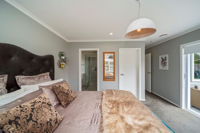 Photo of property in 7d Royal Heights, Glen Avon, New Plymouth, 4312