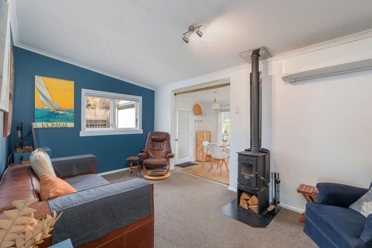 Photo of property in 21a Korau Grove, Stokes Valley, Lower Hutt, 5019