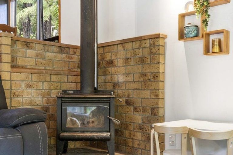 Photo of property in 23 Victory Road, Laingholm, Auckland, 0604