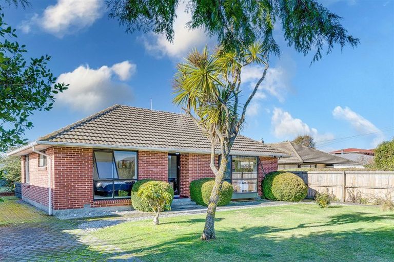 Photo of property in 10 Oakdale Street, Avonhead, Christchurch, 8042