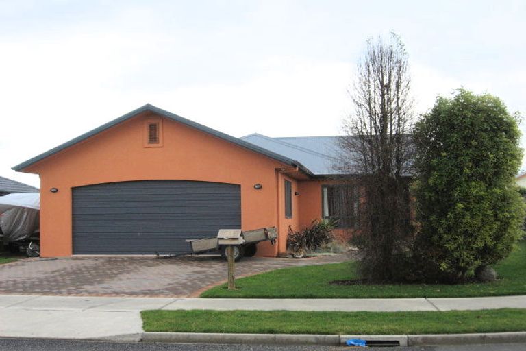 Photo of property in 33 Aldona Place, Fairview Downs, Hamilton, 3214