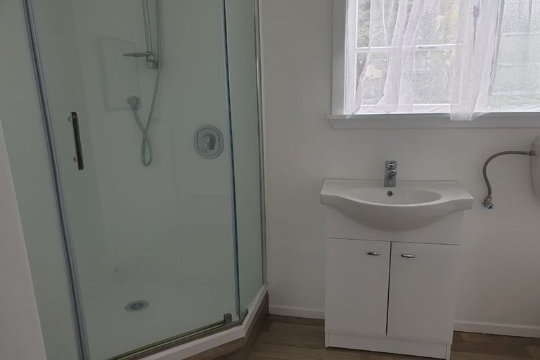 Photo of property in 528-530 Devon Street East, Fitzroy, New Plymouth, 4312